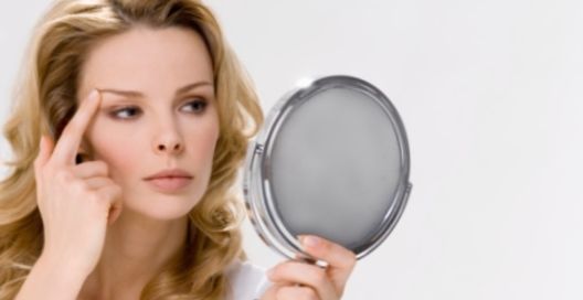 20% of women who underwent a facelift require a second operation after 5 le