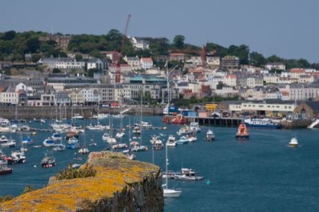 10. Guernsey: 80,42 years