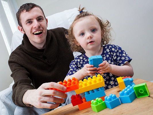 A little daughter saved her father from paralysis