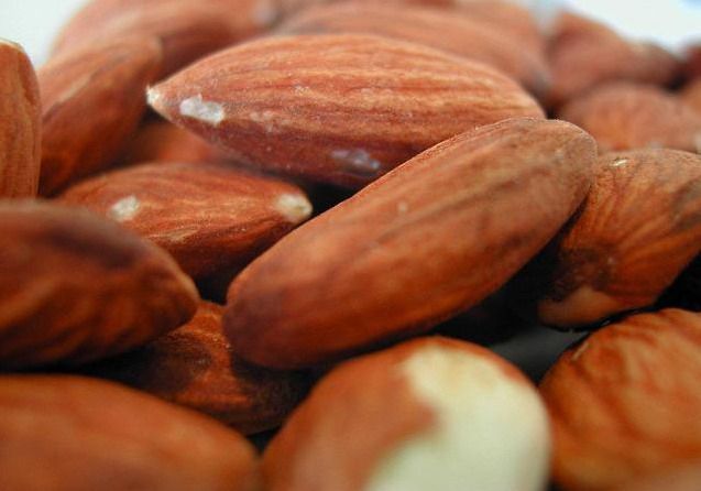 Almond helps to control the amount of calories in the process of losing weight