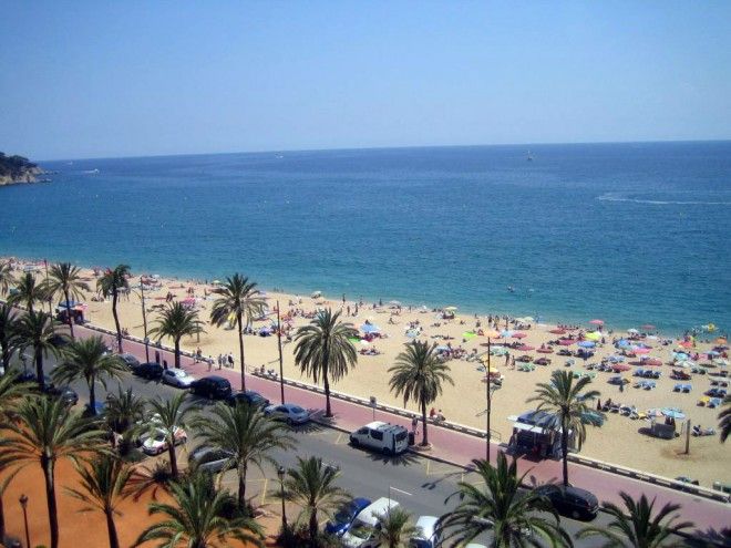 Holiday in Spain in the autumn: between beaches and thermal springs