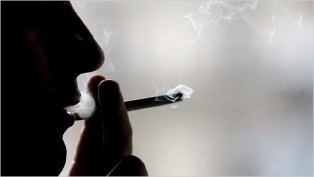 The risk of developing diseases for those who quit smoking does not decrease